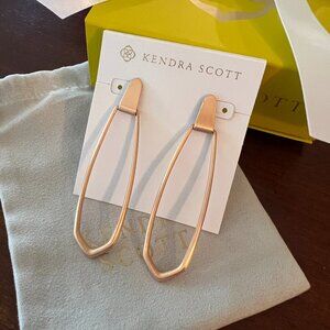 Kendra Scott Patterson Earrings in Rose Gold